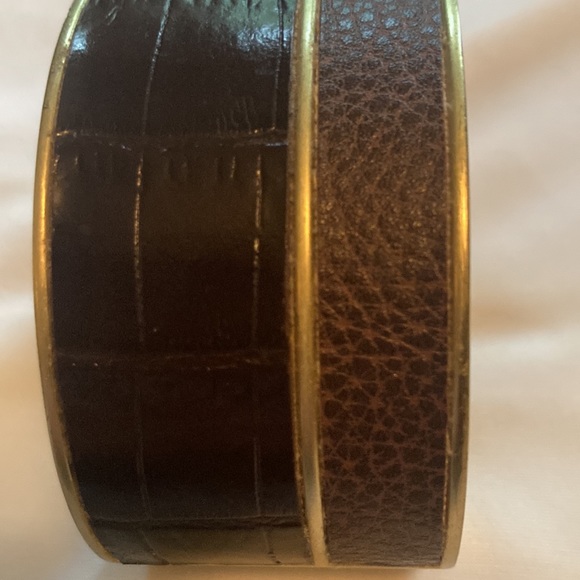 Cuff bracelets - Picture 3 of 4